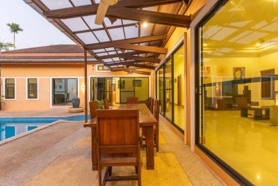 8R0675 Pool villa for rent 4 bedroom 4 bathroom 100,000/month at chalong