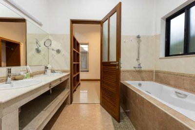 8R0675 Pool villa for rent 4 bedroom 4 bathroom 100,000/month at chalong
