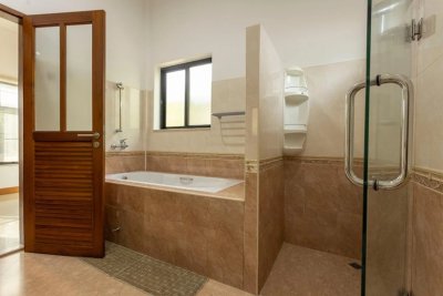 8R0675 Pool villa for rent 4 bedroom 4 bathroom 100,000/month at chalong