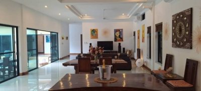 8R0675 Pool villa for rent 4 bedroom 4 bathroom 150,000/month at chalong