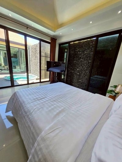 8R0731 Pool villa for rent 4 bedroom 4 bathroom 120,000/month at chalong