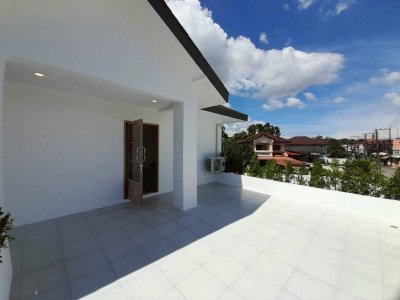 8R0732 ให้เช่า pool villa 4 ห้องนอน 4 ห้องน้ำ ราคา 100,000/เดือน โซนฉลอง