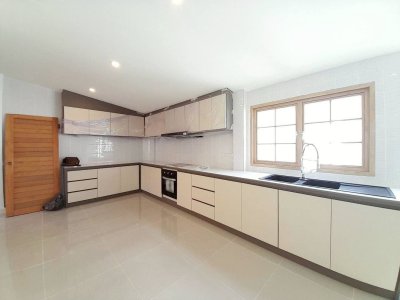 8R0732 ให้เช่า pool villa 4 ห้องนอน 4 ห้องน้ำ ราคา 100,000/เดือน โซนฉลอง