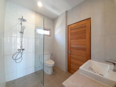 8R0732 ให้เช่า pool villa 4 ห้องนอน 4 ห้องน้ำ ราคา 100,000/เดือน โซนฉลอง