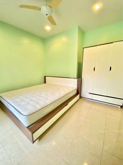 8R0733 ให้เช่าบ้านแฝดชั้นเดียว 2 ห้องนอน 1 ห้องน้ำ ราคา 30,000/เดือน โซนฉลอง