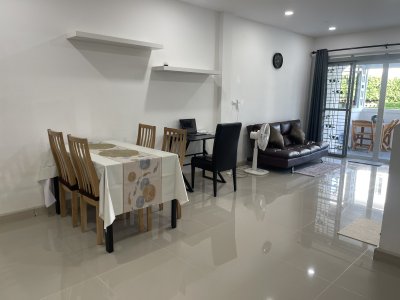 8R0739 ให้เช่าบ้านแฝดสองชั้น 3 ห้องนอน 2 ห้องน้ำ ราคา 30,000/เดือน โซนฉลอง