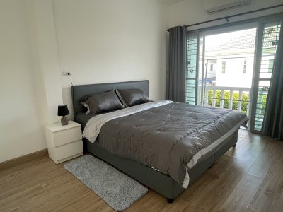 8R0739 ให้เช่าบ้านแฝดสองชั้น 3 ห้องนอน 2 ห้องน้ำ ราคา 30,000/เดือน โซนฉลอง