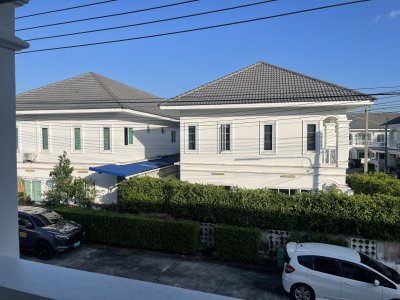 8R0739 ให้เช่าบ้านแฝดสองชั้น 3 ห้องนอน 2 ห้องน้ำ ราคา 30,000/เดือน โซนฉลอง