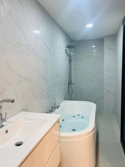 8R0745 ให้เช่า pool villa 4 ห้องนอน 4 ห้องน้ำ ราคา 120,000/เดือน โซนฉลอง