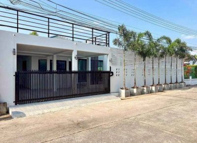 8R0748 ให้เช่า pool villa 3 ห้องนอน 4 ห้องน้ำ ราคา 80,000/เดือน โซนฉลอง