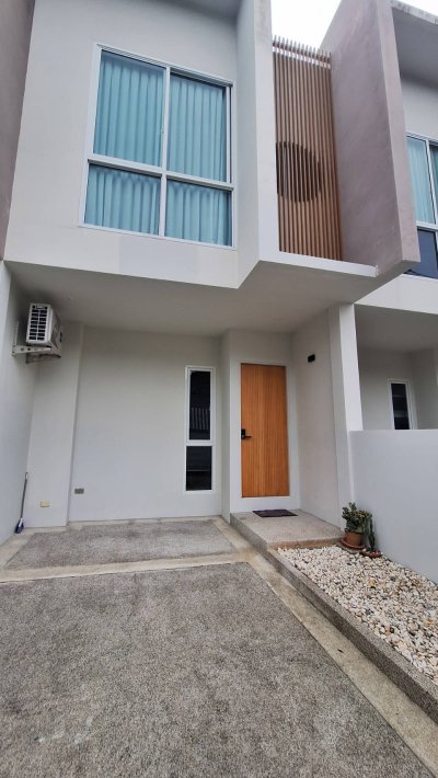 8R0754 This house for rent 2 bedroom 2 bathroom 35,000/month at chalong