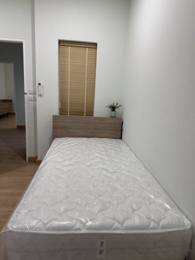 8R0758 ให้เช่าบ้านแฝดสองชั้น 3 ห้องนอน 3 ห้องน้ำ ราคา 45,000/เดือน โซนฉลอง
