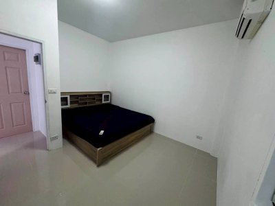 8R0766 ให้เช่าบ้านแฝดชั้นเดียว 2 ห้องนอน 1 ห้องน้ำ ราคา 18,000/เดือน โซนฉลอง