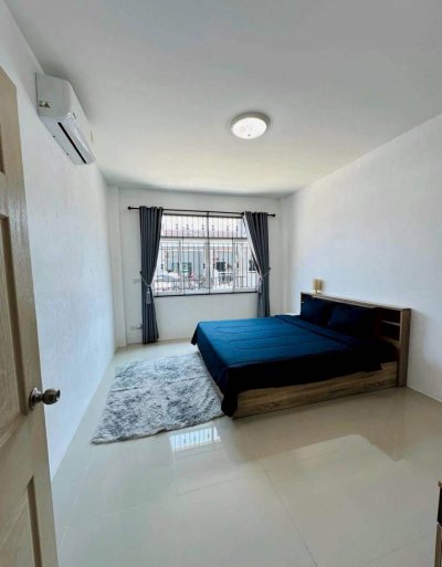 8R0766 ให้เช่าบ้านแฝดชั้นเดียว 2 ห้องนอน 1 ห้องน้ำ ราคา 18,000/เดือน โซนฉลอง