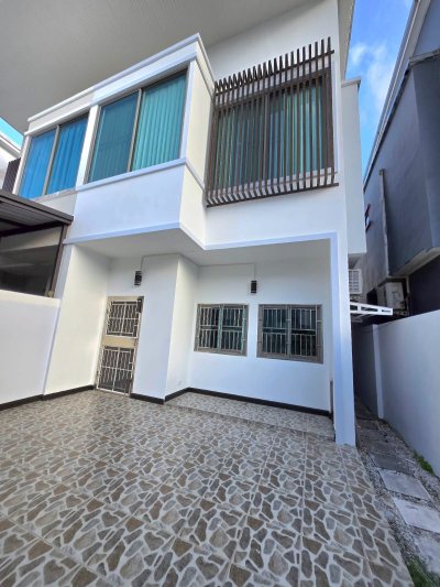 8R0779 This house for rent 2 bedroom 3 bathroom 40,000/month at chalong