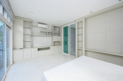 8R0784 ให้เช่าบ้านเดี่ยวสองชั้น 3 ห้องนอน 3 ห้องน้ำ ราคา 70,000/เดือน โซนฉลอง
