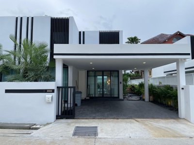 8R0808 ให้เช่าบ้านแฝดชั้นเดียว 2 ห้องนอน 2 ห้องน้ำ ราคา 55,000/เดือน โซนฉลอง