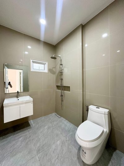 8R0810 ให้เช่าบ้านเดี่ยวชั้นเดียว 3 ห้องนอน 2 ห้องน้ำ ราคา 45,000/เดือน โซนฉลอง