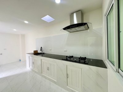 8R0810 ให้เช่าบ้านเดี่ยวชั้นเดียว 3 ห้องนอน 2 ห้องน้ำ ราคา 45,000/เดือน โซนฉลอง