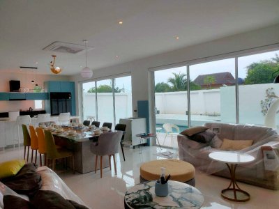 8R0812 ให้เช่า pool villa 4 ห้องนอน 4 ห้องน้ำ ราคา 150,000/เดือน โซนฉลอง
