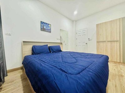 8R0814 ให้เช่าบ้านเดี่ยวสองชั้น 3 ห้องนอน 2 ห้องน้ำ ราคา 35,000/เดือน โซนฉลอง