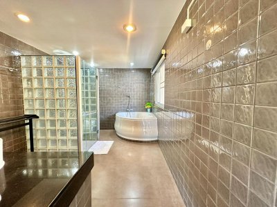 8R0824 ให้เช่า pool villa 3 ห้องนอน 3 ห้องน้ำ ราคา 75,000/เดือน โซนฉลอง