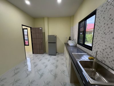 8R0825 ให้เช่าบ้านเดี่ยวชั้นเดียว 2 ห้องนอน 2 ห้องน้ำ ราคา 30,000/เดือน โซนฉลอง