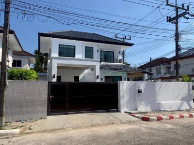 8R0829 Pool villa for rent 4 bedroom 4 bathroom 85,000/month at chalong