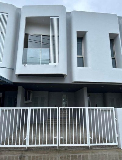 8R0832 This house for rent 2 bedroom 3 bathroom 45,000/month at chalong
