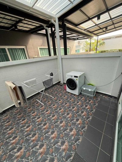 8R0833 ให้เช่าบ้านแฝดสองชั้น 3 ห้องนอน 3 ห้องน้ำ ราคา 55,000/เดือน โซนฉลอง