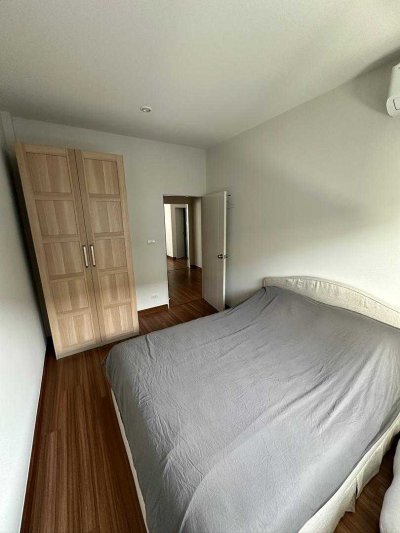 8R0833 ให้เช่าบ้านแฝดสองชั้น 3 ห้องนอน 3 ห้องน้ำ ราคา 55,000/เดือน โซนฉลอง