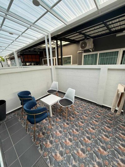 8R0833 ให้เช่าบ้านแฝดสองชั้น 3 ห้องนอน 3 ห้องน้ำ ราคา 55,000/เดือน โซนฉลอง