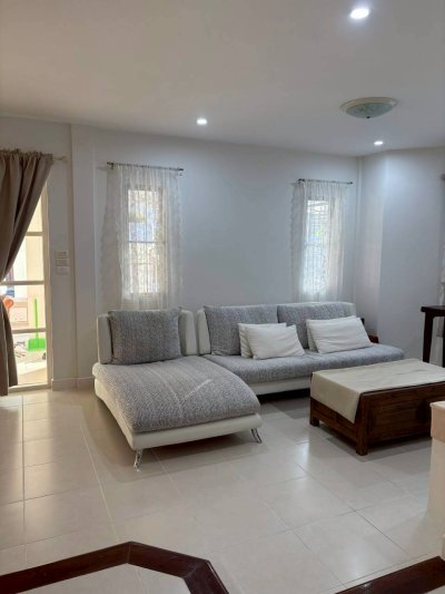 8R0836 ให้เช่าบ้านเดี่ยวสองชั้น 3 ห้องนอน 3 ห้องน้ำ ราคา 69,000/เดือน โซนฉลอง