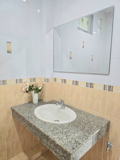 8R0840 ให้เช่าบ้านเดี่ยวชั้นเดียว 3 ห้องนอน 4 ห้องน้ำ ราคา 50,000/เดือน โซนฉลอง