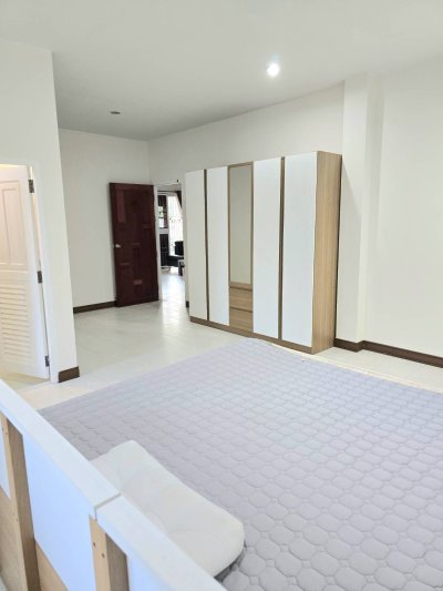 8R0840 ให้เช่าบ้านเดี่ยวชั้นเดียว 3 ห้องนอน 4 ห้องน้ำ ราคา 50,000/เดือน โซนฉลอง