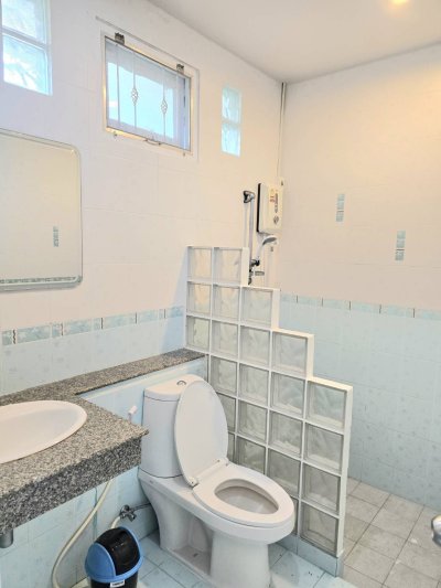 8R0840 ให้เช่าบ้านเดี่ยวชั้นเดียว 3 ห้องนอน 4 ห้องน้ำ ราคา 50,000/เดือน โซนฉลอง