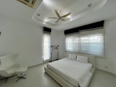 8R0841 Pool villa for rent 5 bedroom 6 bathroom 100,000/month at chalong