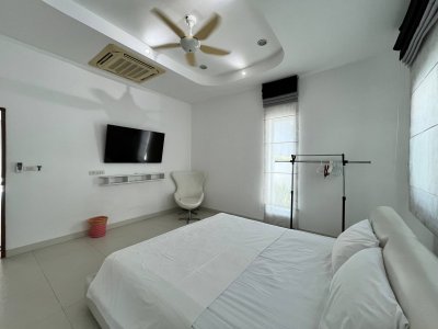 8R0841 Pool villa for rent 5 bedroom 6 bathroom 100,000/month at chalong