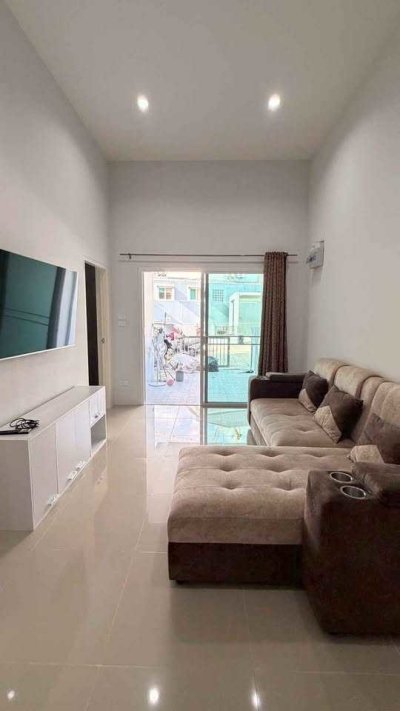 8R0847 ให้เช่าบ้านแฝดชั้นเดียว 2 ห้องนอน 2 ห้องน้ำ ราคา 35,000/เดือน โซนฉลอง