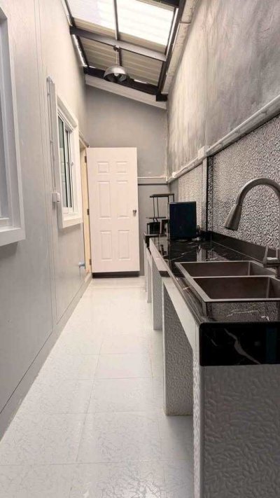 8R0847 ให้เช่าบ้านแฝดชั้นเดียว 2 ห้องนอน 2 ห้องน้ำ ราคา 35,000/เดือน โซนฉลอง