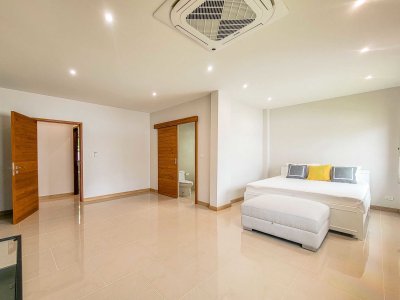 8R0851 This house for rent 3 bedroom 3 bathroom 70,000/month at chalong