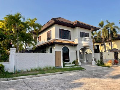 8R0856 Pool villa for rent 3 bedroom 4 bathroom 110,000/month at chalong