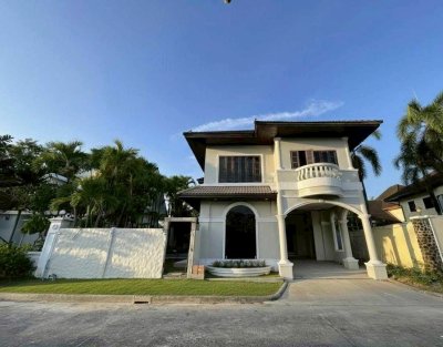 8R0856 Pool villa for rent 3 bedroom 4 bathroom 120,000/month at chalong