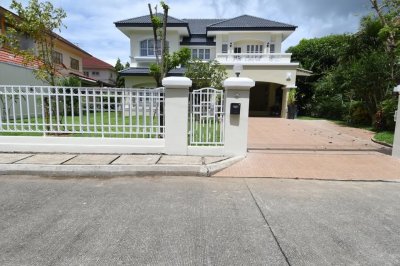 8R0860 ให้เช่าบ้านเดี่ยวสองชั้น 4 ห้องนอน 4 ห้องน้ำ ราคา 100,000/เดือน โซนฉลอง