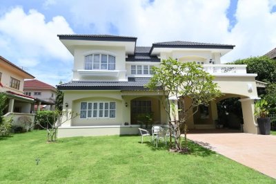 8R0860 ให้เช่าบ้านเดี่ยวสองชั้น 4 ห้องนอน 4 ห้องน้ำ ราคา 100,000/เดือน โซนฉลอง