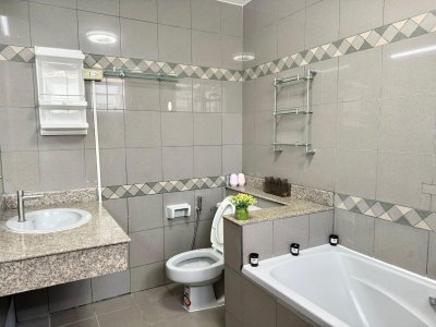 8R0860 ให้เช่าบ้านเดี่ยวสองชั้น 4 ห้องนอน 4 ห้องน้ำ ราคา 100,000/เดือน โซนฉลอง