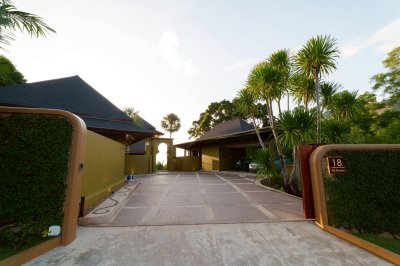 8R0862 Pool villa for rent 4 bedroom 4 bathroom 300,000/month at chalong