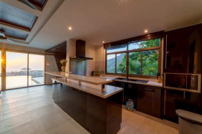 8R0862 Pool villa for rent 4 bedroom 4 bathroom 300,000/month at chalong