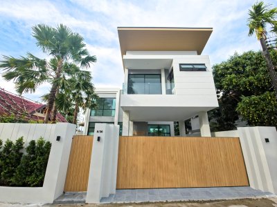 8R0863 Pool villa for rent 3 bedroom 4 bathroom 140,000/month at chalong