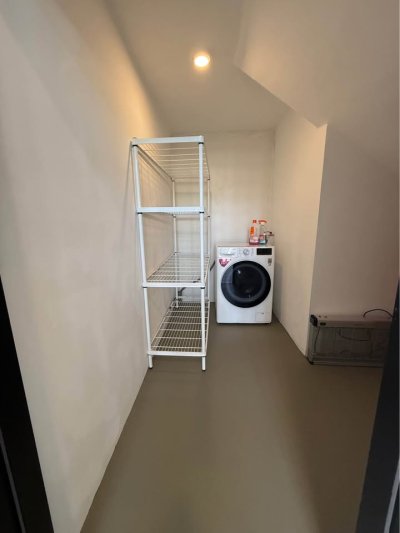 8R0865 ให้เช่าบ้านเดี่ยวสองชั้น 3 ห้องนอน 4 ห้องน้ำ ราคา 65,000/เดือน โซนฉลอง